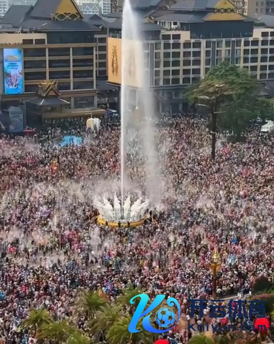 九游体育app官网只可用双手牢牢捂住裙摆；而靠近这种无耻行径-九游会体育 ag九游会登录j9入口 j9九游会登录入口首页